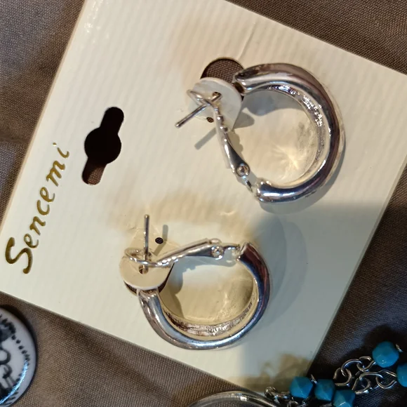 Assorted Earrings Set with Turquoise Color  One White Cloisonne Bangle - Picture 5 of 10